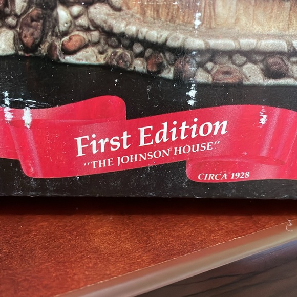 Our town porcelain house - Picture 7 of 7